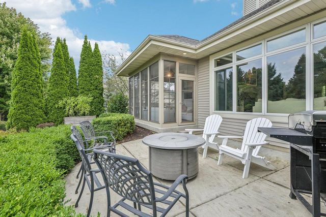 9718 Sandhill Road, Middleton, WI 53562