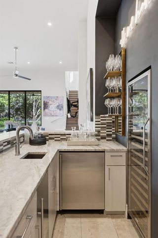 8317 CARRANZO DR, Austin, TX 78735
