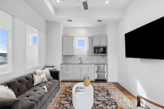 8317 CARRANZO DR, Austin, TX 78735
