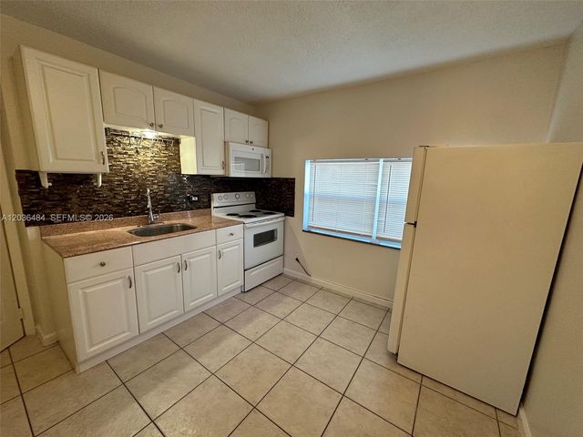 1245 NE 15th Ave B, Fort Lauderdale, FL 33304