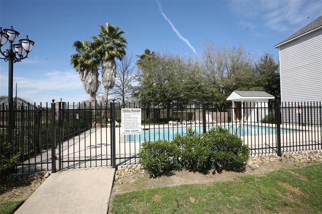 175 Binnacle Court B, Willis, TX 77318