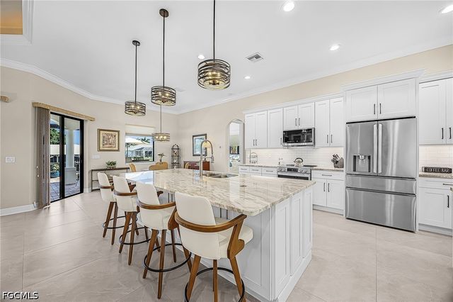1723 SW 43rd TER, Cape Coral, FL 33914