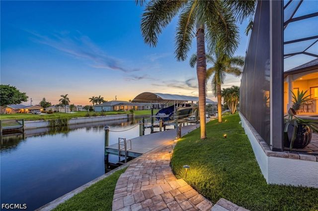 1723 SW 43rd TER, Cape Coral, FL 33914