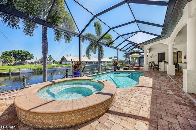 1723 SW 43rd TER, Cape Coral, FL 33914
