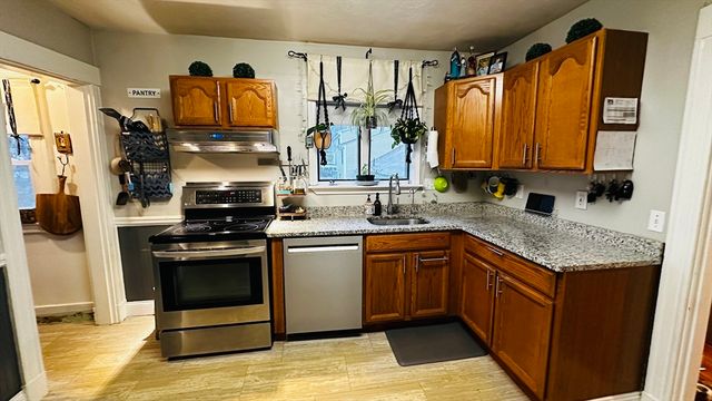 139 Stetson St 2, Braintree, MA 02184