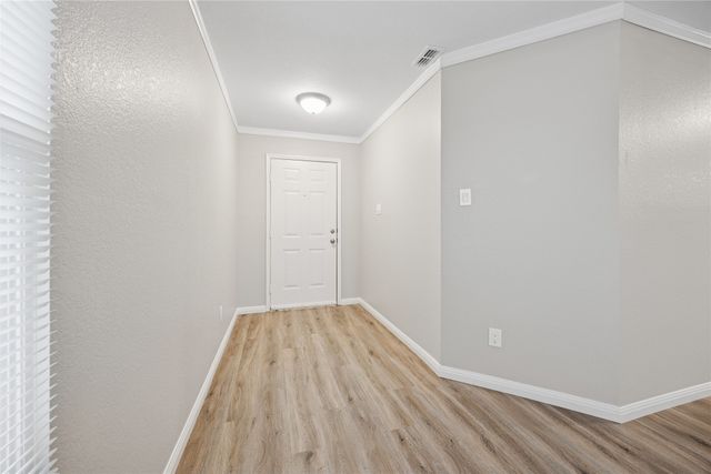 5220 Royal Burgess Drive, Fort Worth, TX 76135