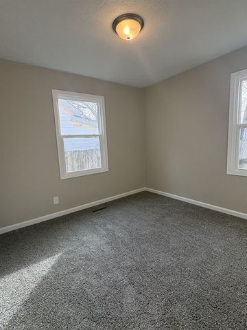 852 Merrill St, Salina, KS 67401