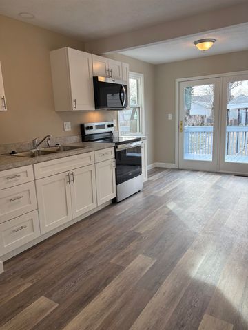 852 Merrill St, Salina, KS 67401