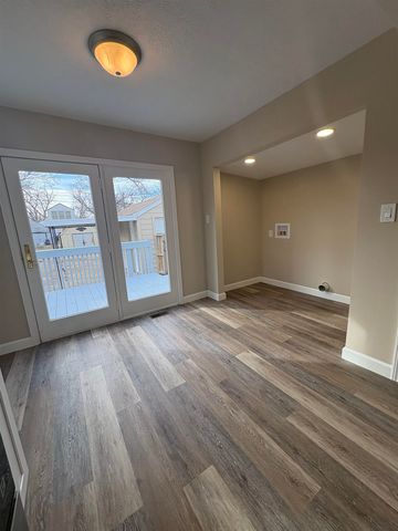 852 Merrill St, Salina, KS 67401