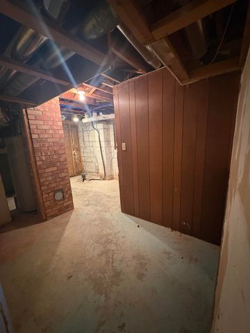 852 Merrill St, Salina, KS 67401