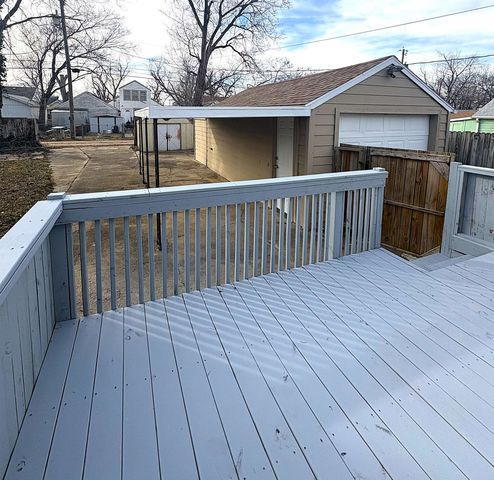 852 Merrill St, Salina, KS 67401