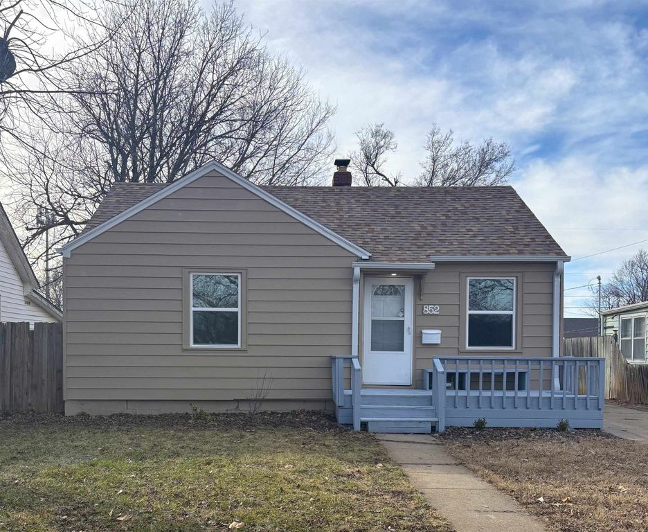 852 Merrill St, Salina, KS 67401