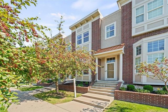 2911 Gentry Park Parkway, Kansas City, MO 64116