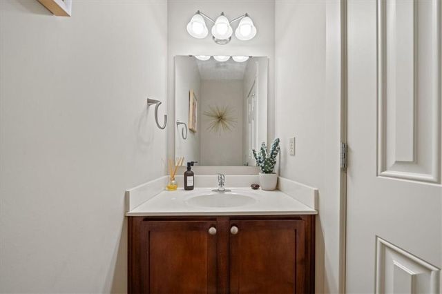 2911 Gentry Park Parkway, Kansas City, MO 64116