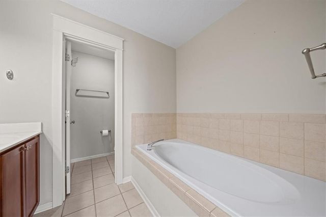 2911 Gentry Park Parkway, Kansas City, MO 64116