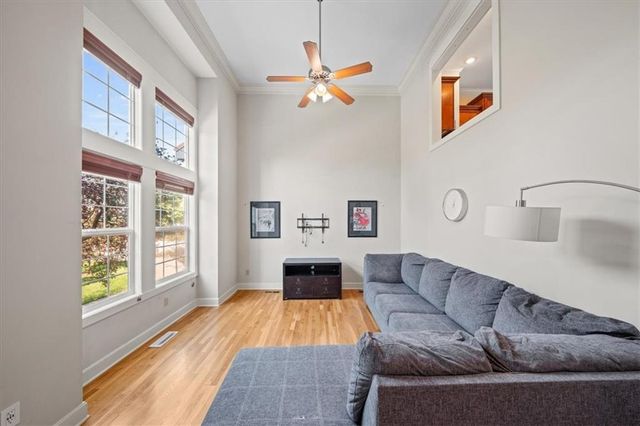 2911 Gentry Park Parkway, Kansas City, MO 64116