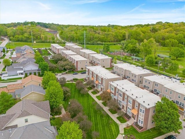 2911 Gentry Park Parkway, Kansas City, MO 64116