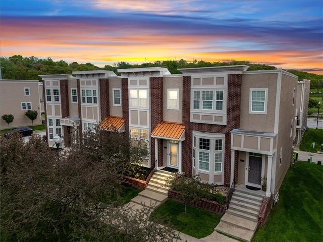 2911 Gentry Park Parkway, Kansas City, MO 64116