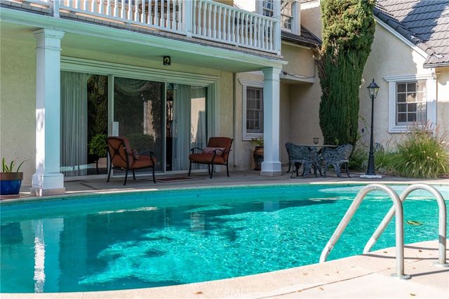 1535 Royal Boulevard, Glendale, CA 91207