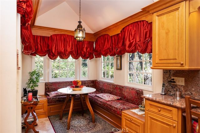 1535 Royal Boulevard, Glendale, CA 91207