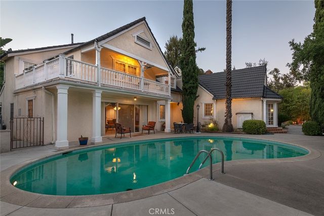 1535 Royal Boulevard, Glendale, CA 91207