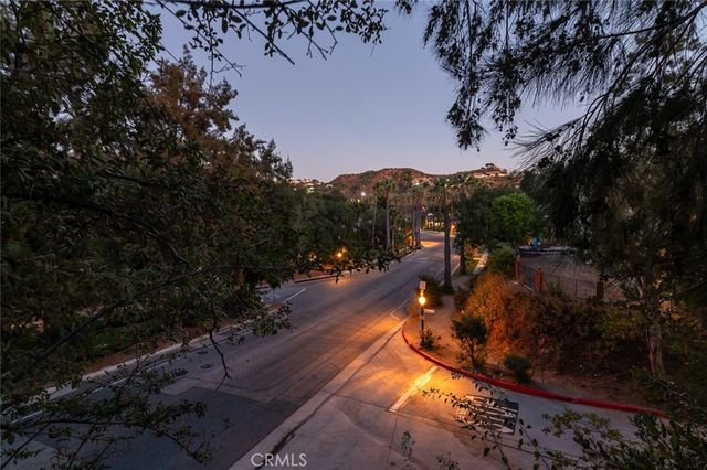 1535 Royal Boulevard, Glendale, CA 91207