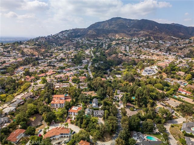 1535 Royal Boulevard, Glendale, CA 91207