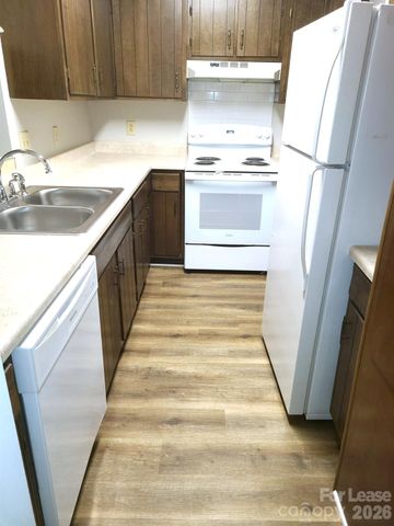 2141 Selwyn Avenue 212, Charlotte, NC 28207