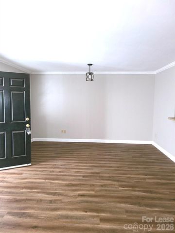 2141 Selwyn Avenue 212, Charlotte, NC 28207