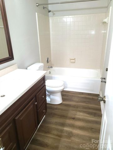 2141 Selwyn Avenue 212, Charlotte, NC 28207