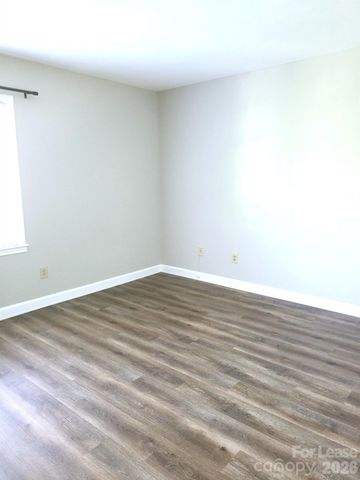 2141 Selwyn Avenue 212, Charlotte, NC 28207