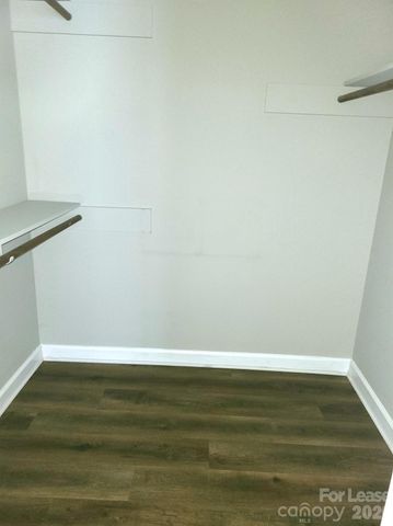 2141 Selwyn Avenue 212, Charlotte, NC 28207