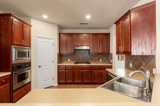 281 Kensington LN, Austin, TX 78737