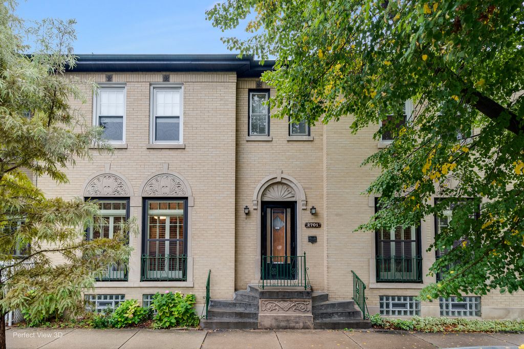 2701 W Farwell Avenue, Chicago, IL 60645 — photo 2