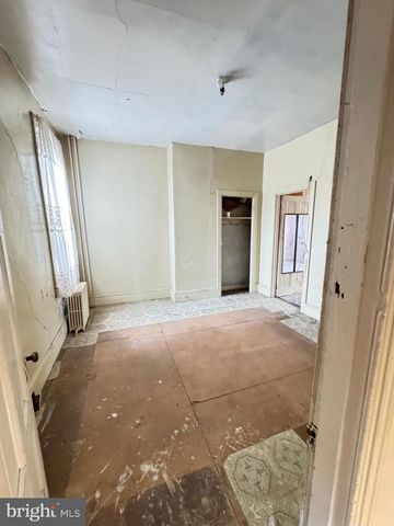110 DIAMOND ST, Philadelphia, PA 19122