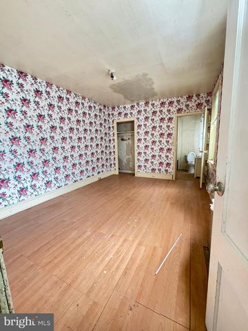 110 DIAMOND ST, Philadelphia, PA 19122