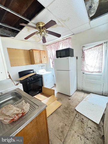 110 DIAMOND ST, Philadelphia, PA 19122