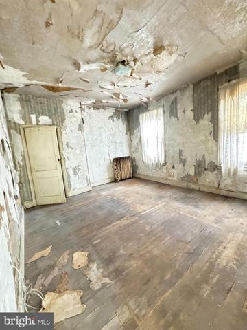 110 DIAMOND ST, Philadelphia, PA 19122