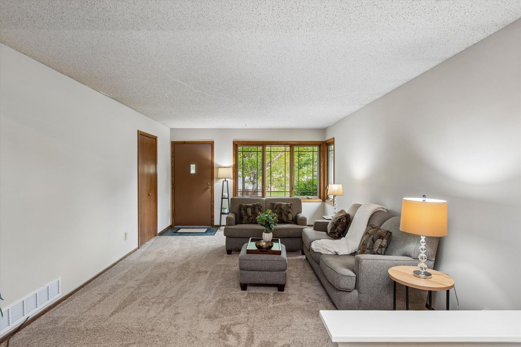 1493 Arundel Street, Saint Paul, MN 55117 — photo 2