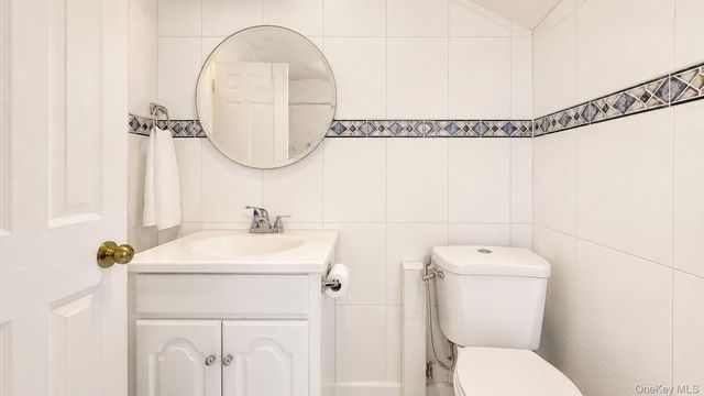 143-18 84th Avenue, Briarwood, NY 11435