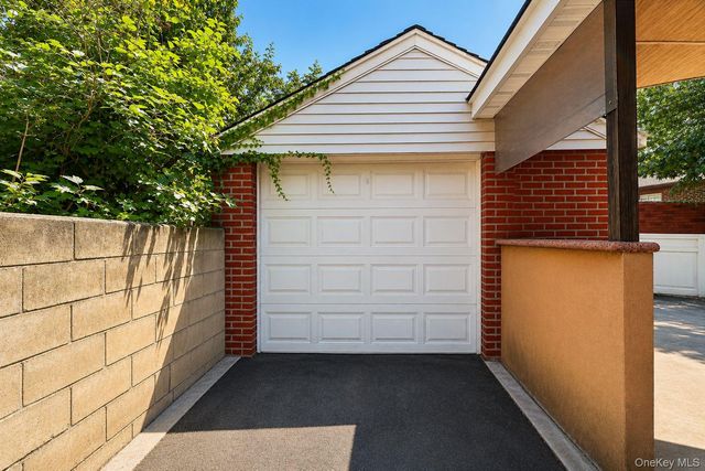 143-18 84th Avenue, Briarwood, NY 11435