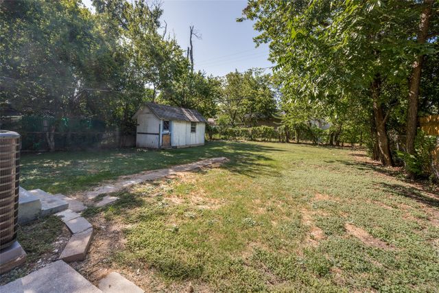 1225 W Boyce Avenue, Fort Worth, TX 76115