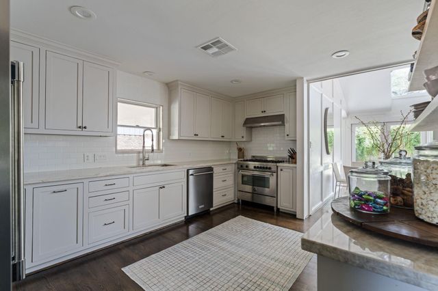 6138 Inwood Drive, Houston, TX 77057