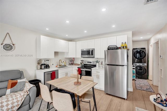 1520 NW 3rd Ave, Fort Lauderdale, FL 33311