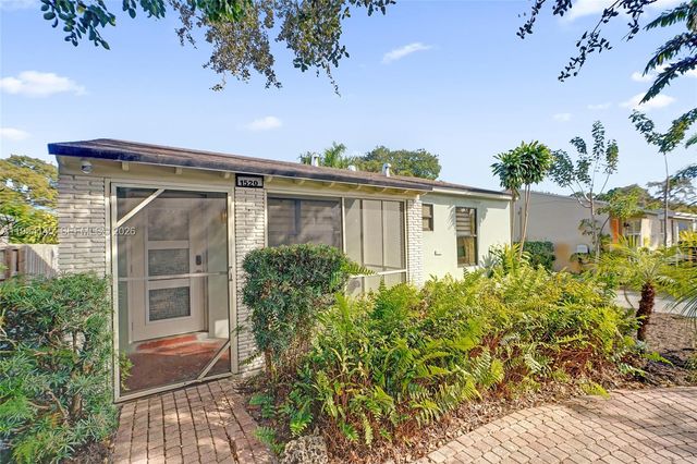 1520 NW 3rd Ave, Fort Lauderdale, FL 33311
