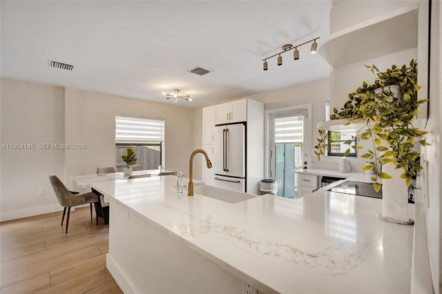 1520 NW 3rd Ave, Fort Lauderdale, FL 33311