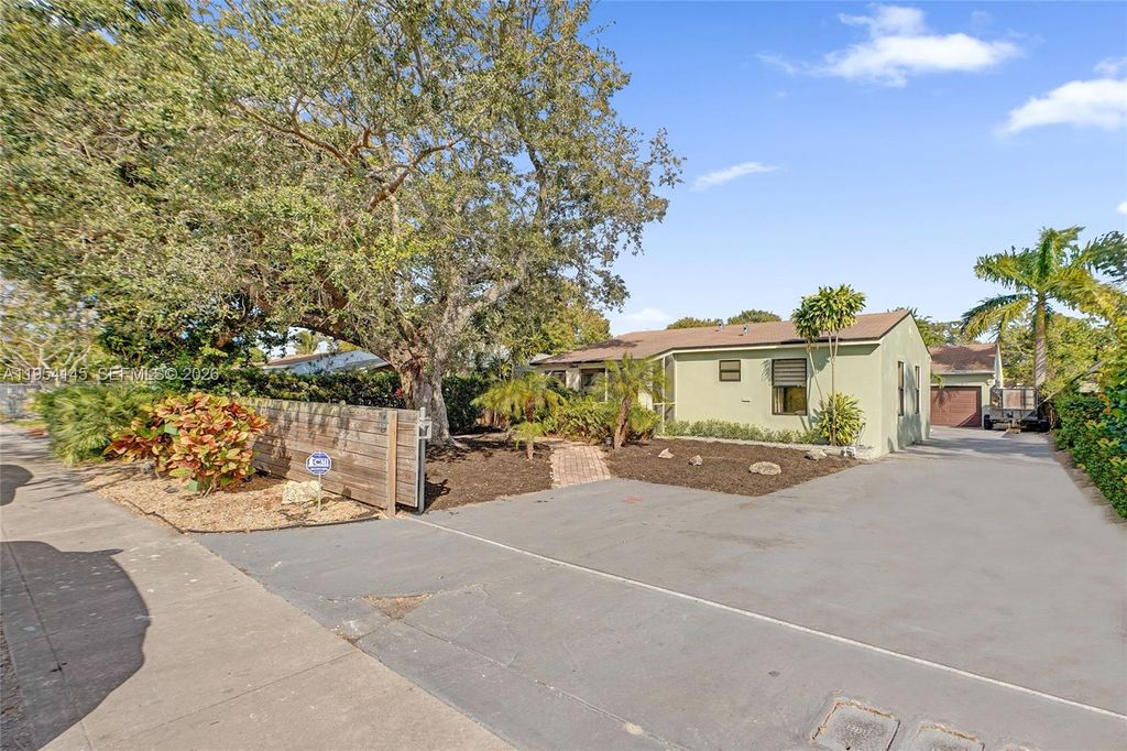 1520 NW 3rd Ave, Fort Lauderdale, FL 33311