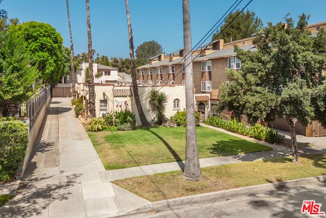 271 N Holliston Avenue A, Pasadena, CA 91106