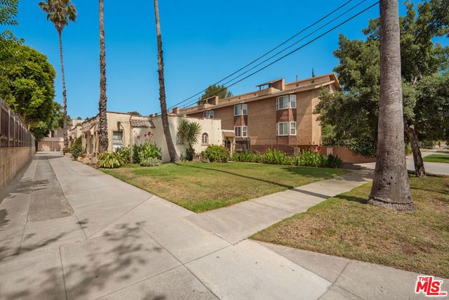 271 N Holliston Avenue A, Pasadena, CA 91106