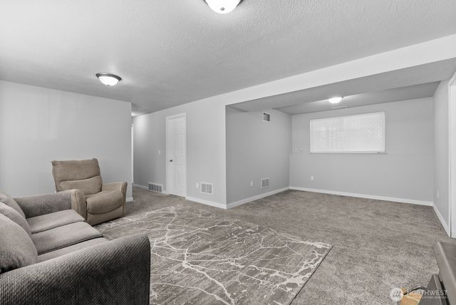 2309 31st Avenue SE, Puyallup, WA 98374